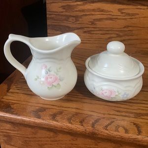 Vintage Pfaltzgraff Tea Rose sugar and creamer beige with pink roses.